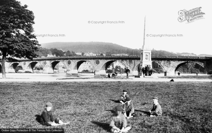 Perth, Bridge and Monument 1899