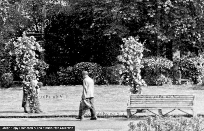 Photo of Peterborough, Bishops Gardens c.1955