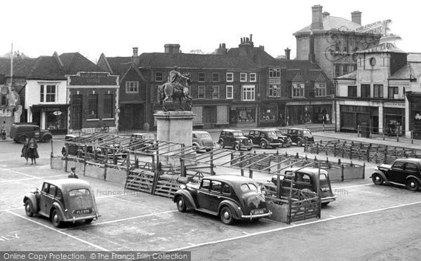 Photo of Petersfield, Market Square c.1950