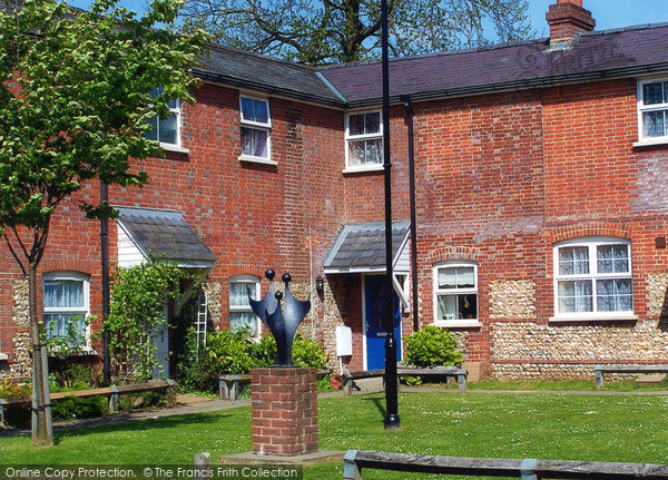 Photo of Petersfield, Rookes Meadow 2005