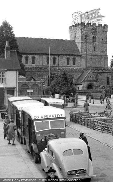 Photo of Petersfield, St Peter's Church c.1955