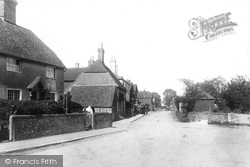 Station Road 1898, Petersfield