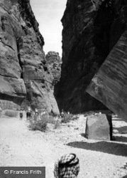 Leaving 1965, Petra