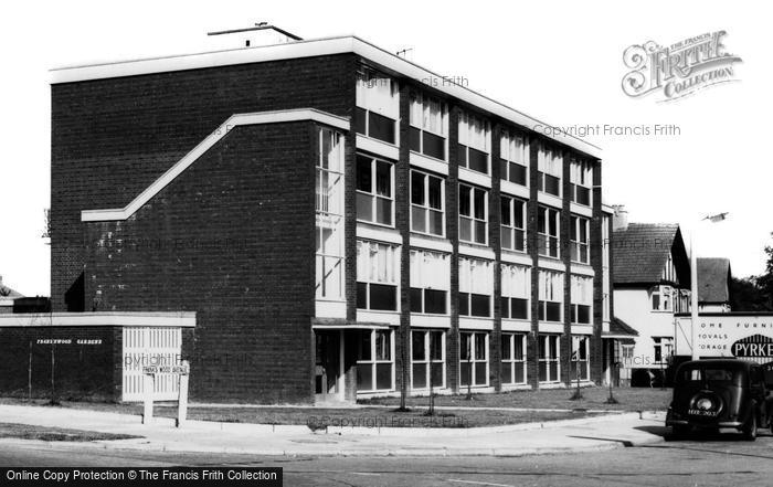 Photo of Petts Wood, Frankswood Gardens Branch Library c.1960