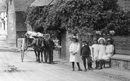Angel Street 1908, Petworth