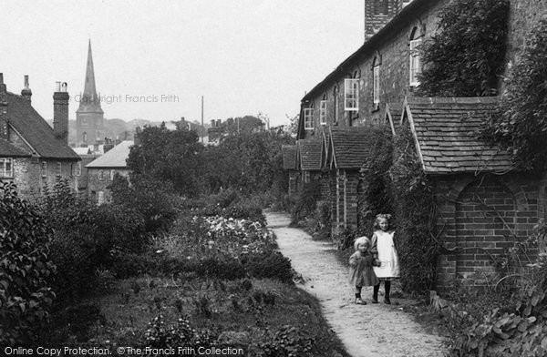 Photo of Petworth, Children In Percy Terrace 1912