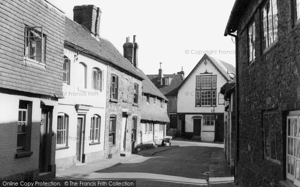 Photo of Petworth, Middle Street c.1950