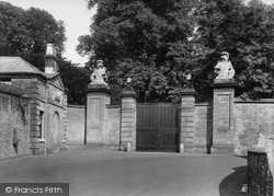 Petworth House Entrance Gate, 'gog And Magog' 1928, Petworth