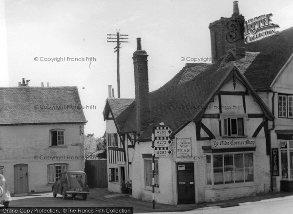 Photo of Petworth, Saddler's Row c.1950