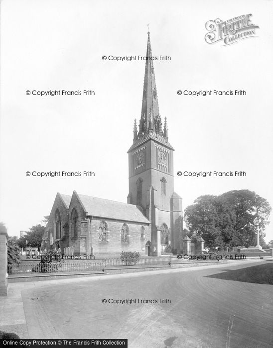 Photo of Petworth, St Mary's Church 1928