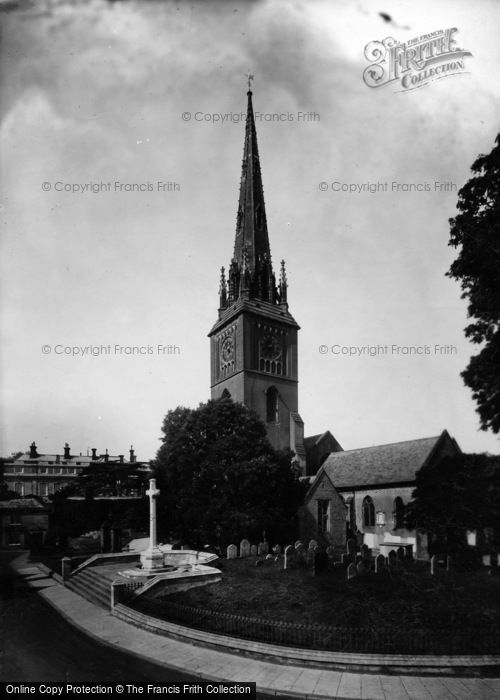 Photo of Petworth, St Mary's Church And War Memorial 1928