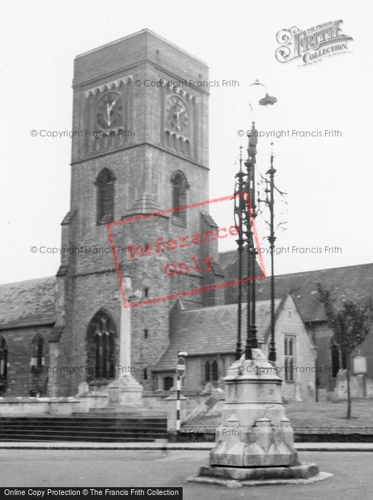Photo of Petworth, St Mary's Church c.1960