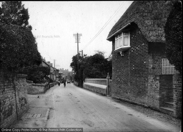 Photo of Pewsey, High Street 1929
