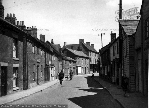 Photo of Pewsey, High Street c.1955