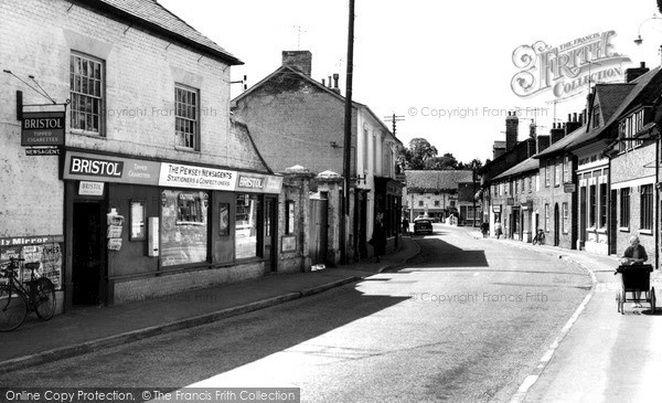 Photo of Pewsey, High Street c.1960