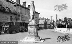 King Alfred Statue And Market Place c.1955, Pewsey