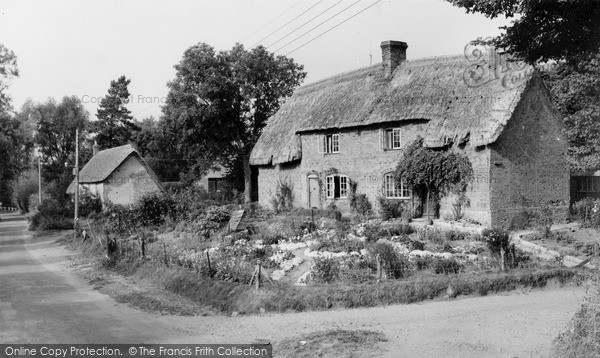 Photo of Pewsey, Southcott c.1960
