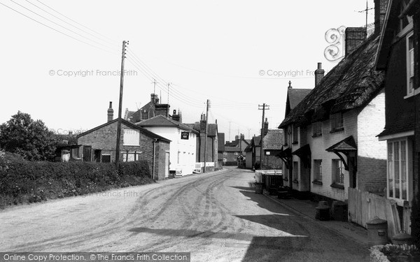 Photo of Pewsey, West End c.1960