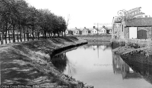 Photo of Pilton, River Yeo c.1940