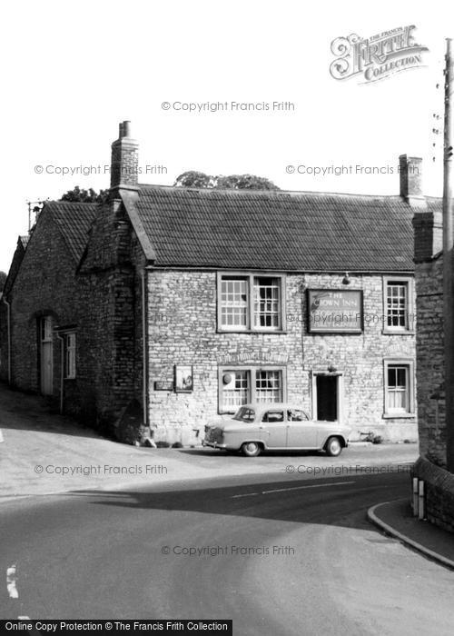 Photo of Pilton, The Crown Inn c.1960