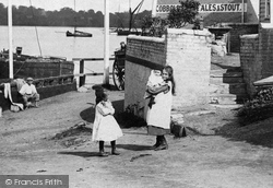 Sisters 1909, Pin Mill