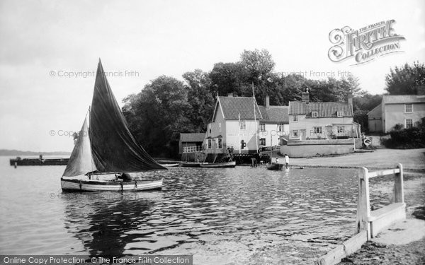 Photo of Pin Mill, Waterside 1909