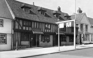 Pinner, The Queens Head c1955