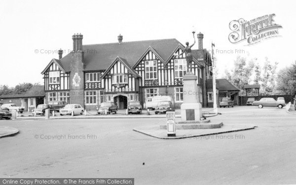 Photo of Pitsea, Railway Hotel c.1960