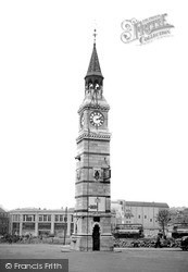 Derrys Clock c.1950, Plymouth