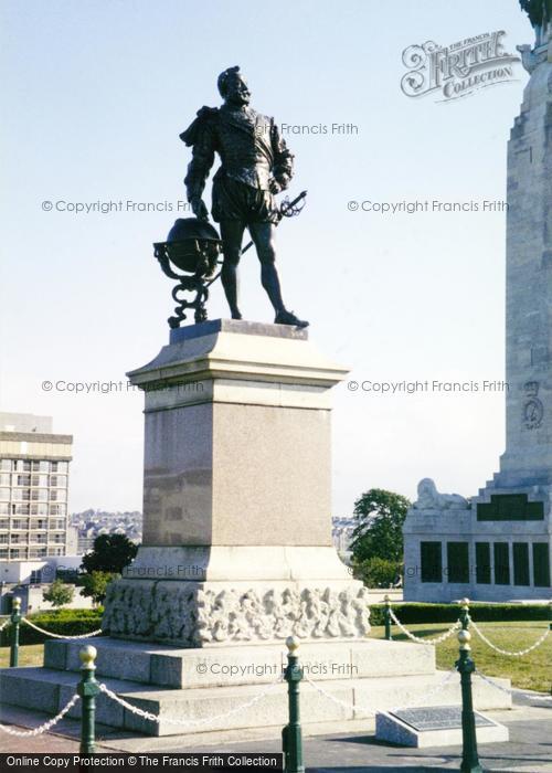 Photo of Plymouth, Drake's Statue 2001