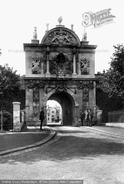 Photo of Plymouth, Royal Citadel Gate 1924