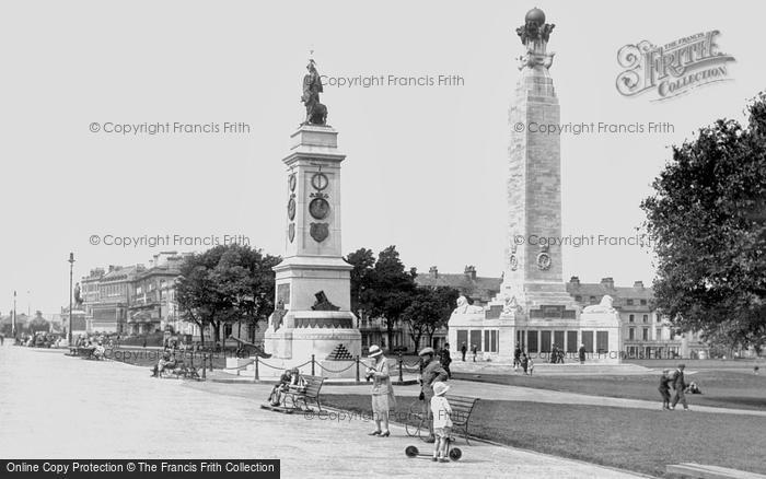 Photo of Plymouth, The Naval And Armada Memorials 1924