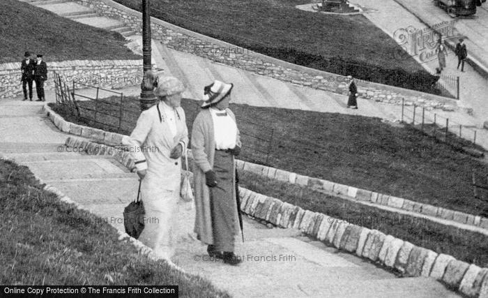 Photo of Plymouth, Women Promenading On The Hoe 1913