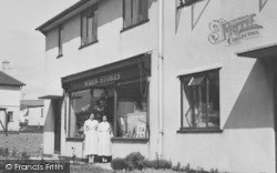 Wren's Stores c.1960, Plympton