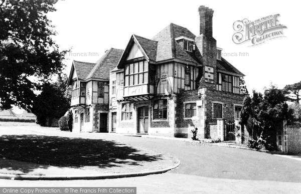 Photo of Polegate, The Horse And Groom c.1955