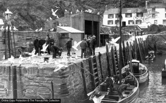 Photo of Polperro, Landing The Catch c.1939