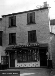 The Pottery Shop c.1955, Polperro