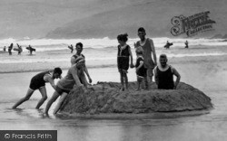 Building A Sandcastle 1925, Polzeath