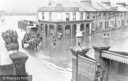 Floods At Edison's Factory Gates And Granville Tavern 1903, Ponders End