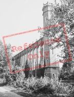 Ruined Factory 1964, Pont-Saint-Pierre