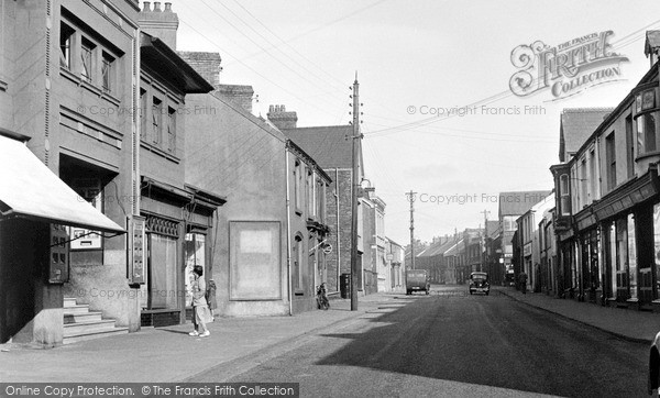Photo of Pontarddulais, St Teilo Street 1954