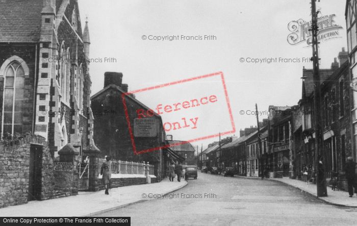 Photo of Pontarddulais, St Teilo Street c.1945