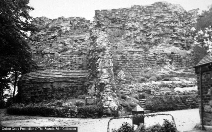 Photo of Pontefract, The Castle 1949