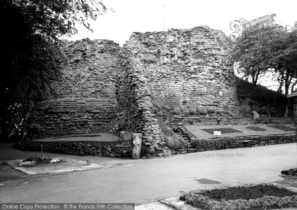 Photo of Pontefract, The Castle Keep 1964