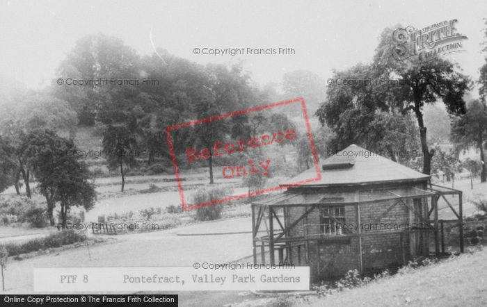 Photo of Pontefract, Valley Park Gardens c.1955