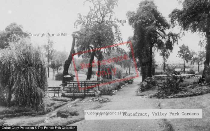Photo of Pontefract, Valley Park Gardens c.1955