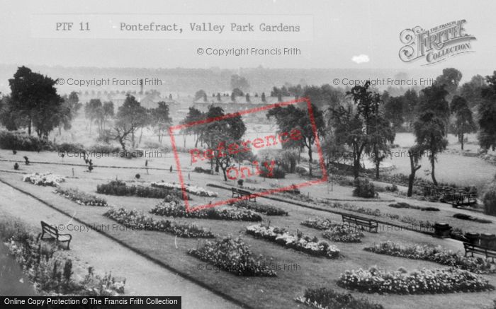 Photo of Pontefract, Valley Park Gardens c.1960