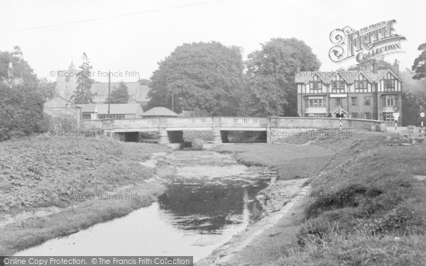 Photo of Ponteland, The Bridge And Diamond Inn c.1955