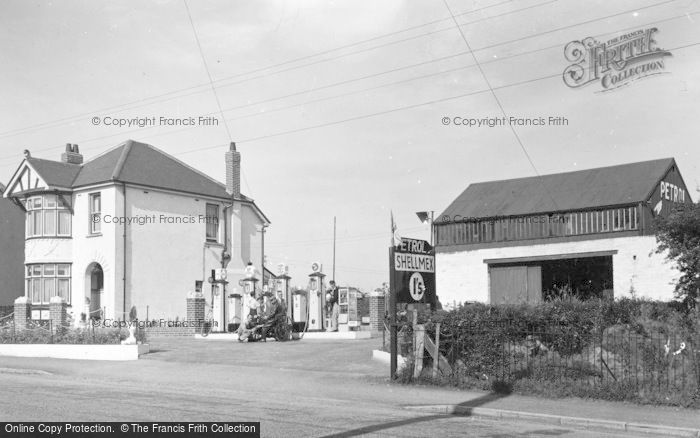 Photo of Pontlliw, Gwynn's Service Station 1937