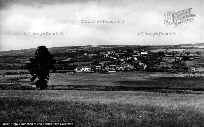 Photo of Pontyates, General View, Station End c.1955